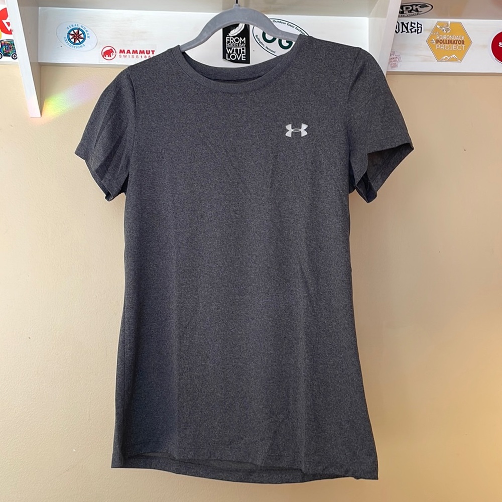Light gray under armor work out T-shirt
